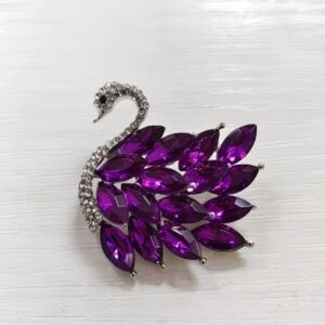 🆕️🦢  PURPLE AMETHYST SWAN BROOCH PIN🦢